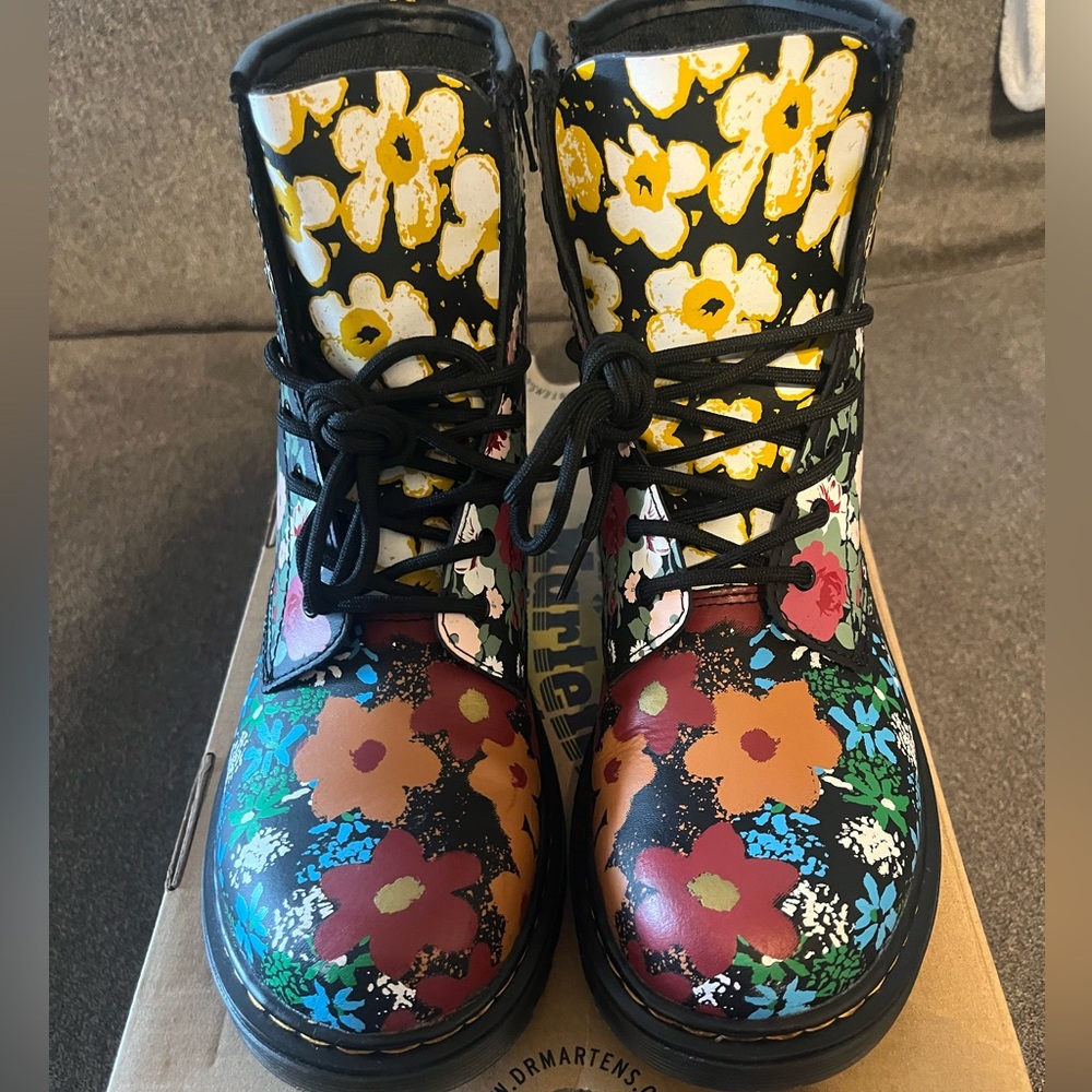 Dr. Martens Floral Mash Up K Hydro